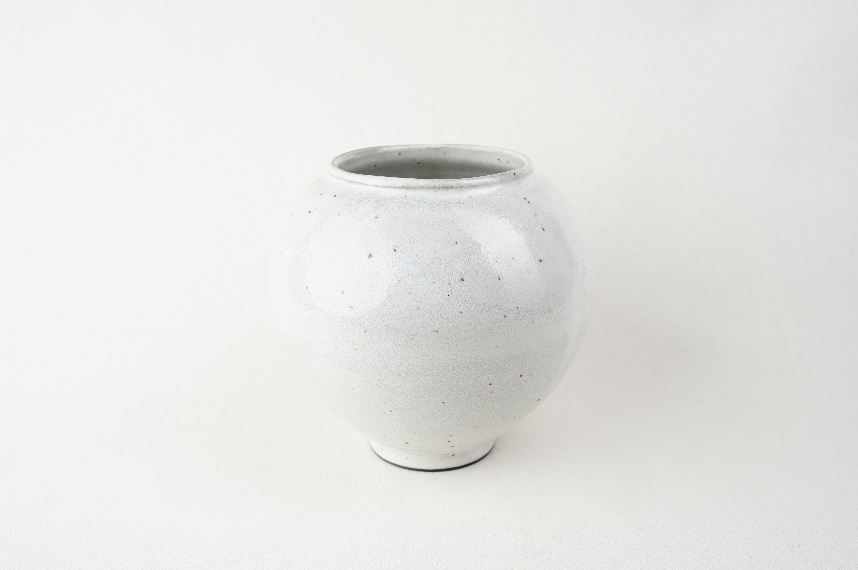 White-Glazed Black Clay Moon Jar