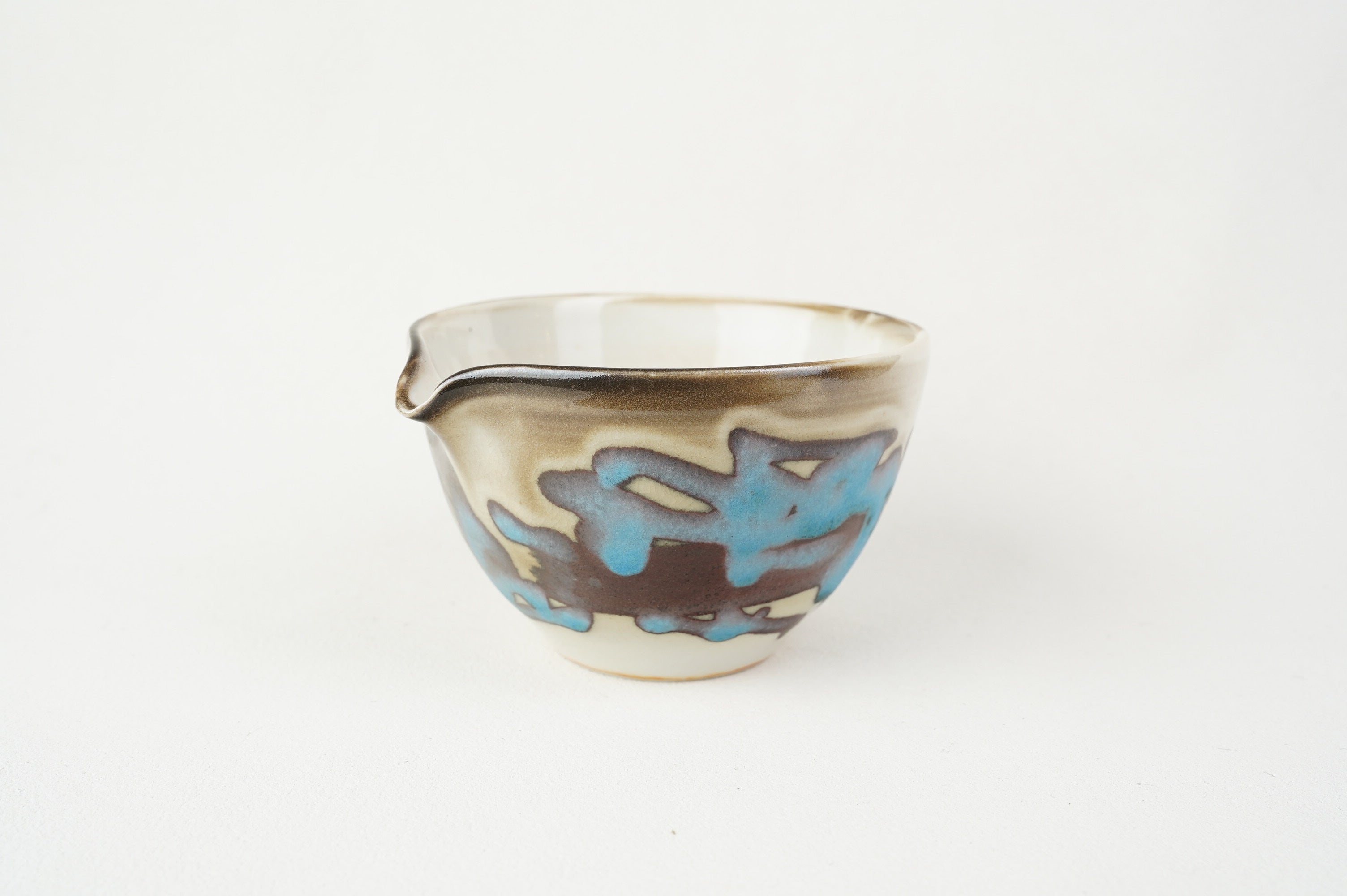 White Shino Matcha Bowl with Decor